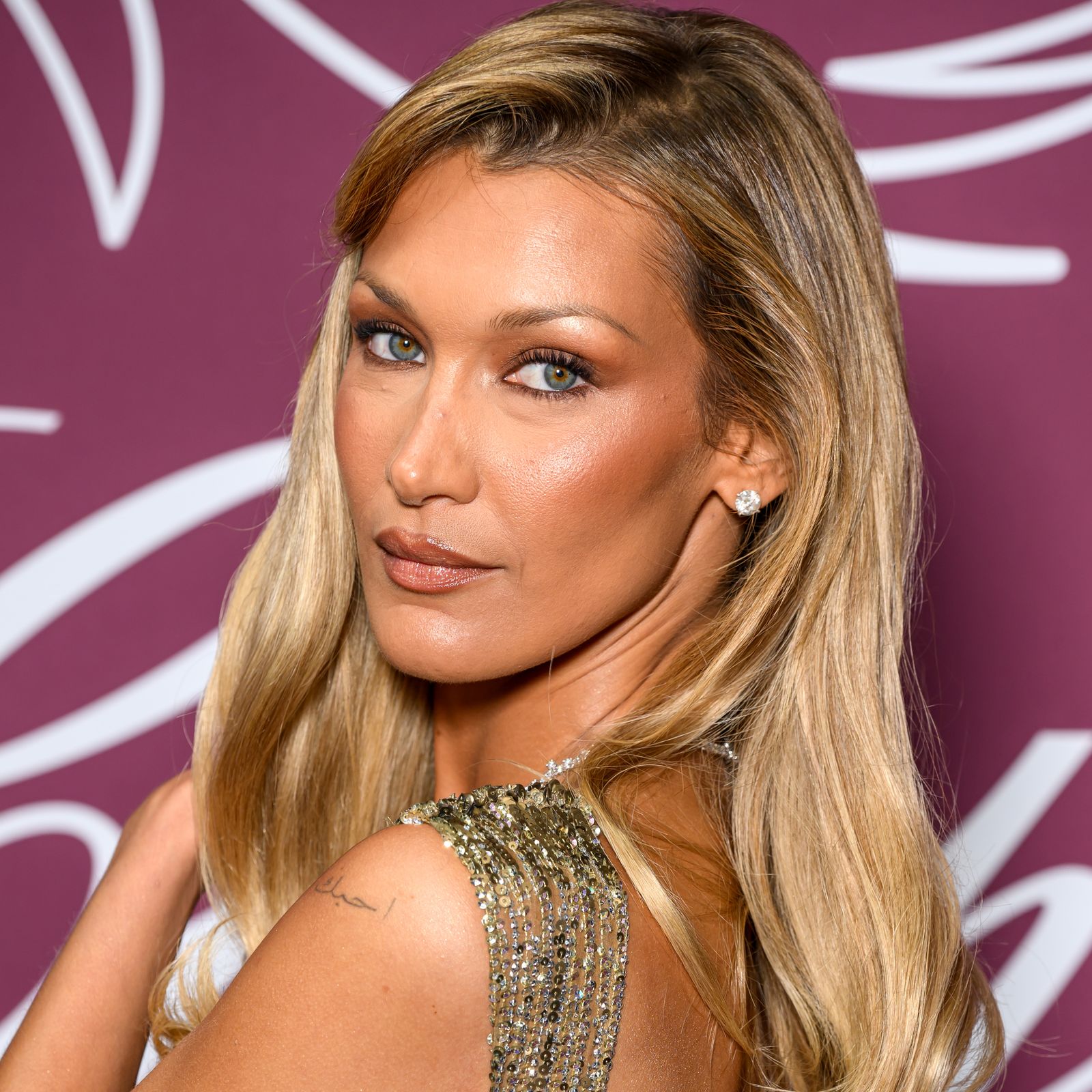 Bella Hadid's Dark Taupe Nails Are an Unexpected Spring Manicure Surprise