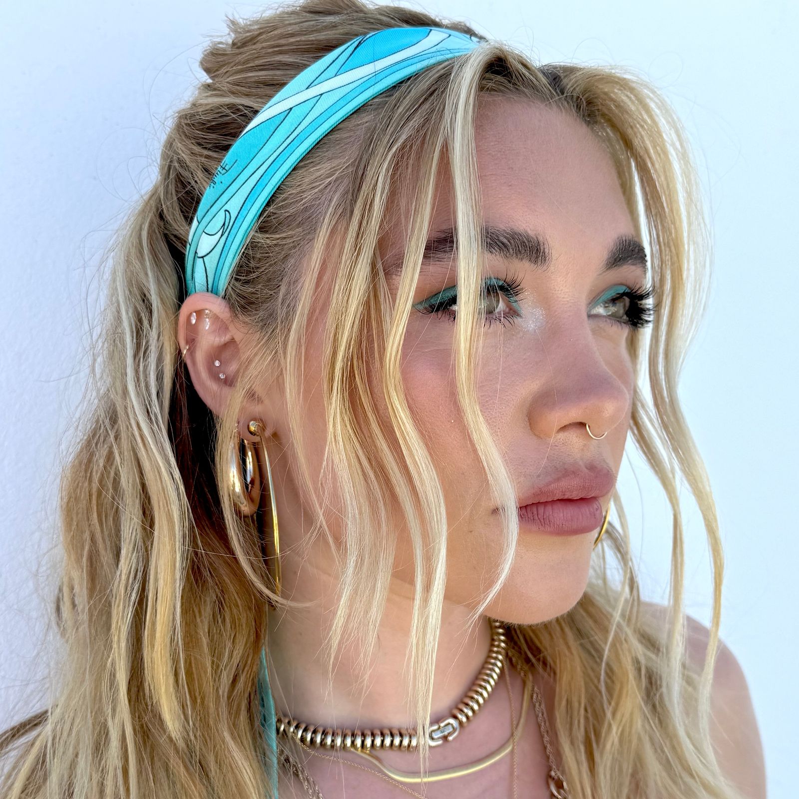 Florence Pugh's Turquoise Eyeliner Is the Summer Makeup Trend to Watch