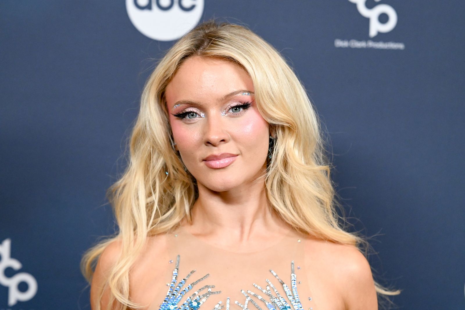 Zara Larsson’s Sparkly Butterfly Back Tattoos Are a Full-On Y2K Beauty Fantasy