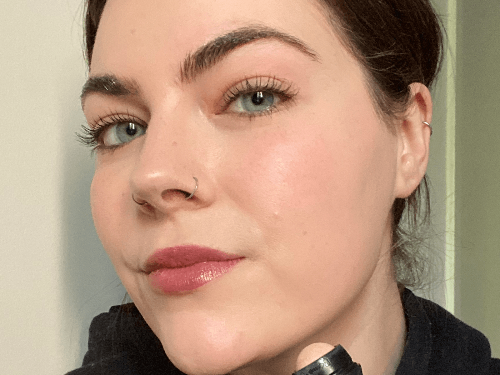 This TikTok-Viral, Oil-Absorbing Rollerball Is Like a Filter in a Stick